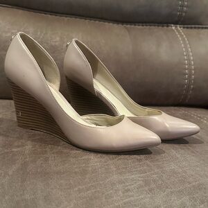 Nine West Light Pink Wedges 7